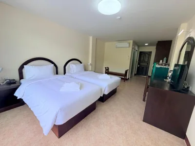 Chambre lits jumeaux Deluxe avec balcon — Kata Place Hotel